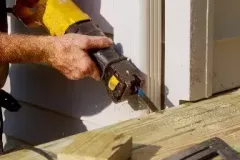 detail-of-saw-cutting-piece-of-wood-construction-t-2021-08-30-12-32-35-utc